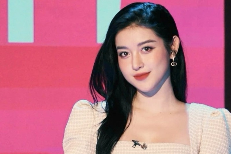 Mai Phương Thúy, Huyền My và Hoàng Thùy ngoài 30 tuổi vẫn chưa chịu lấy chồng