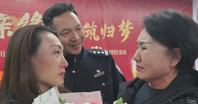 Mất con sau 5 ngày sinh, người mẹ vỡ òa ngày đoàn tụ sau 40 năm