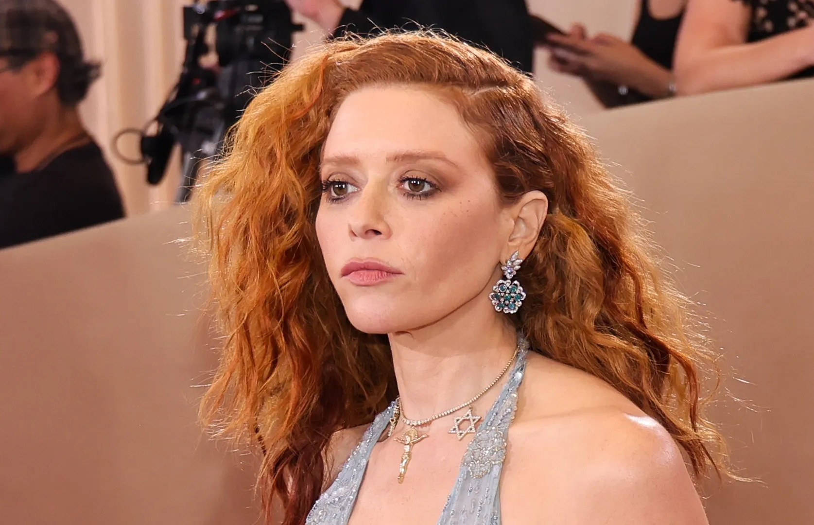 Nữ diễn viên 47 tuổi vừa bị đuổi khỏi máy bay là ai?