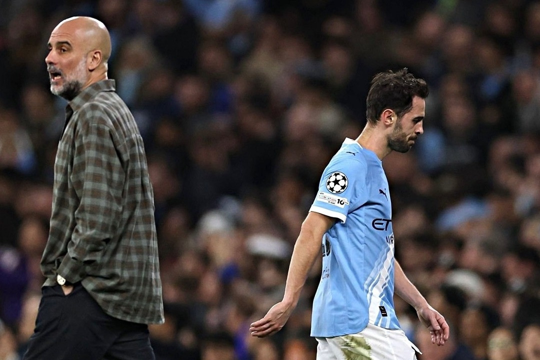 Pep Guardiola giận Bernardo Silva về quyết định rời Man City