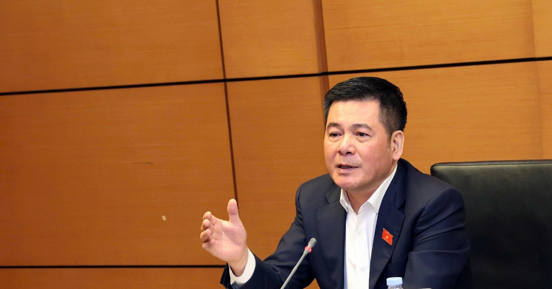 Phó Chủ tịch Quốc hội: Làm sao để người dân yên tâm đầu tư, không phải bỏ vào đất, vàng