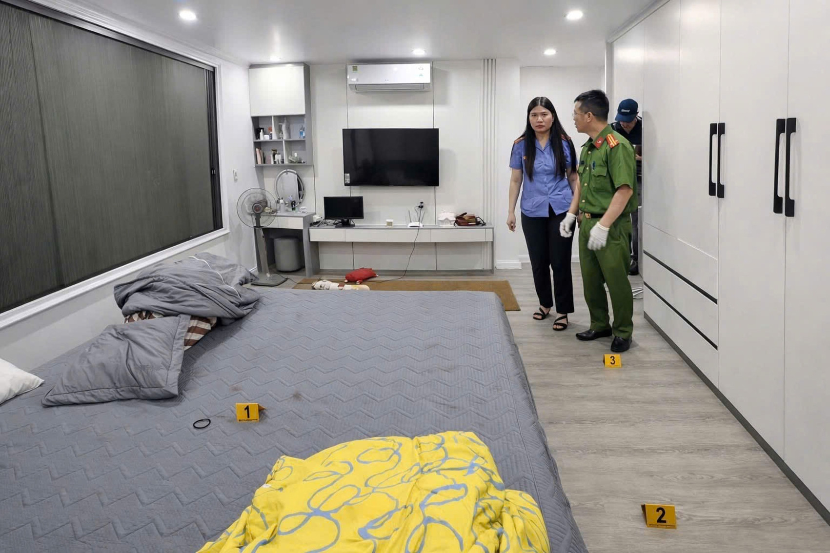 Quảng Ninh: Bắt tạm giam cán bộ xã đánh vợ, gây tổn hại 95% sức khỏe