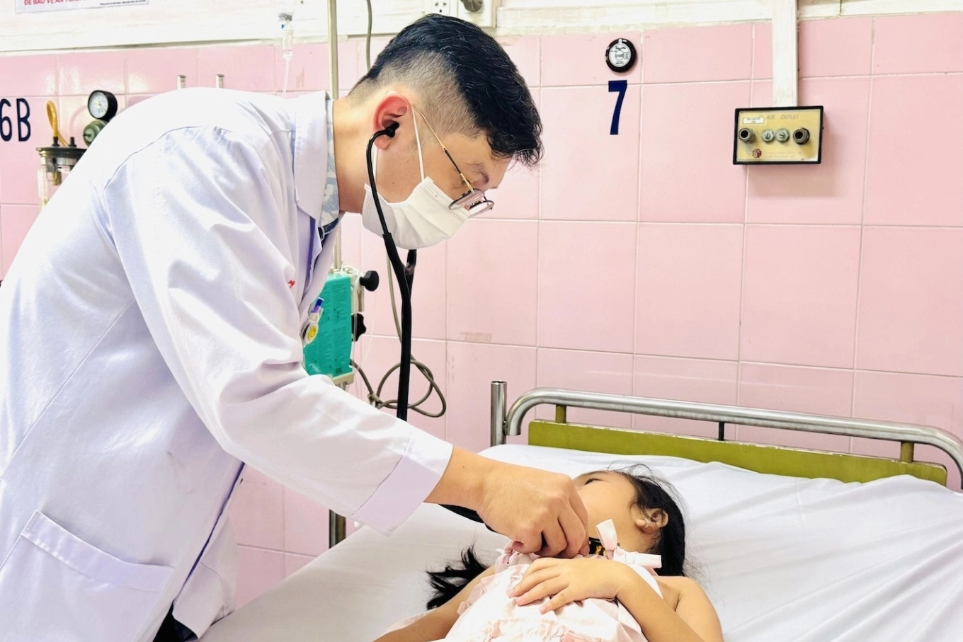 Sở Y tế TPHCM chỉ đạo khẩn vụ 148 học sinh nghi ngộ độc thực phẩm