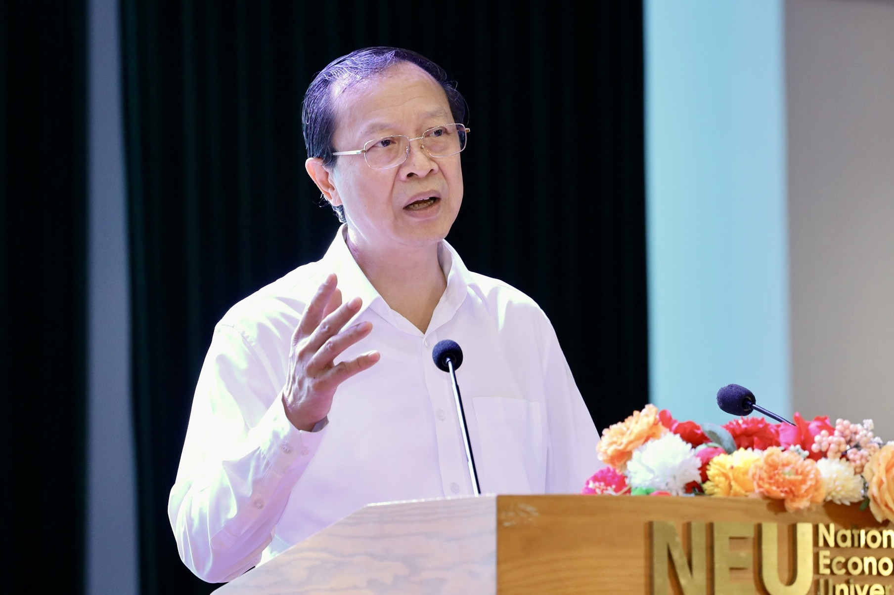 Thứ trưởng Bộ GD-ĐT: Có nơi để xã hội băn khoăn vì điểm thi Văn 9-10 rất nhiều