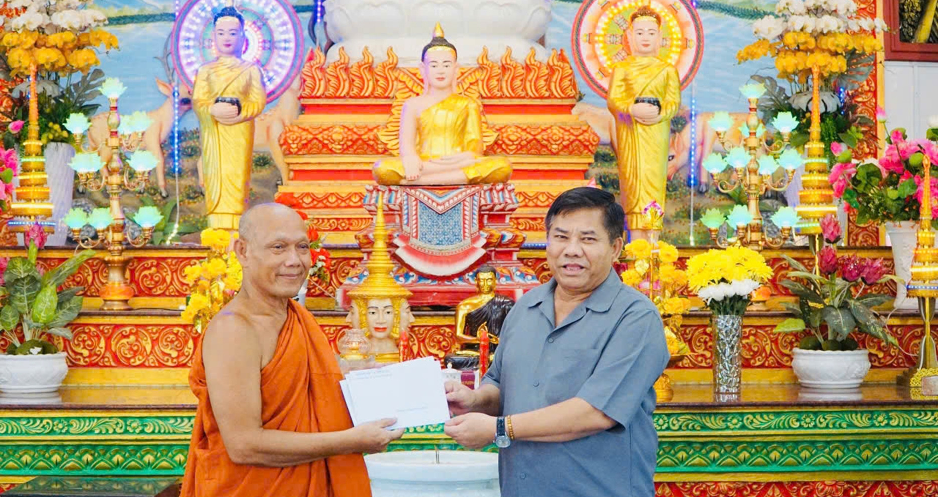 Thứ trưởng Y tế thăm hỏi, chúc Tết Chôl Chnăm Thmây đồng bào Khmer tại Cà Mau