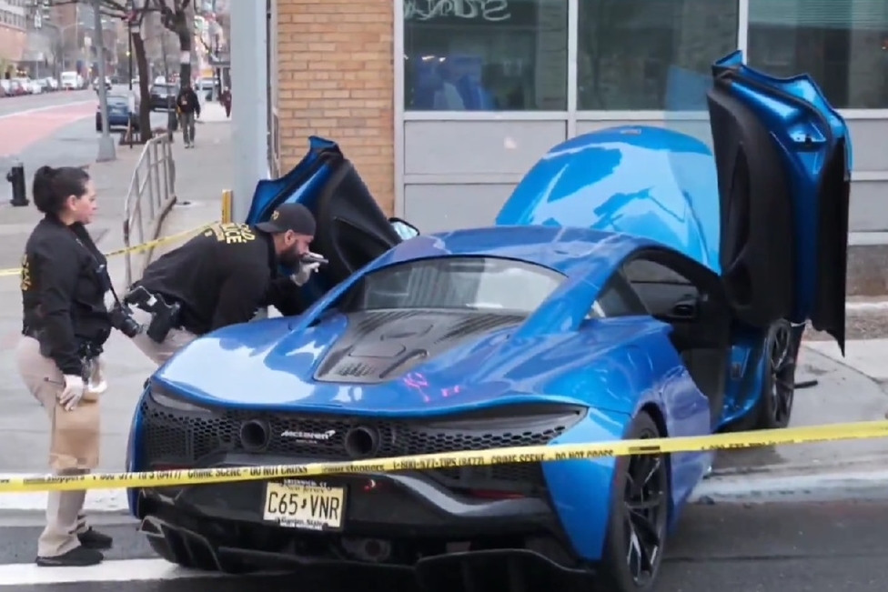  Trộm đột nhập gara, lái siêu xe McLaren để tẩu thoát thì gặp tai nạn nặng 