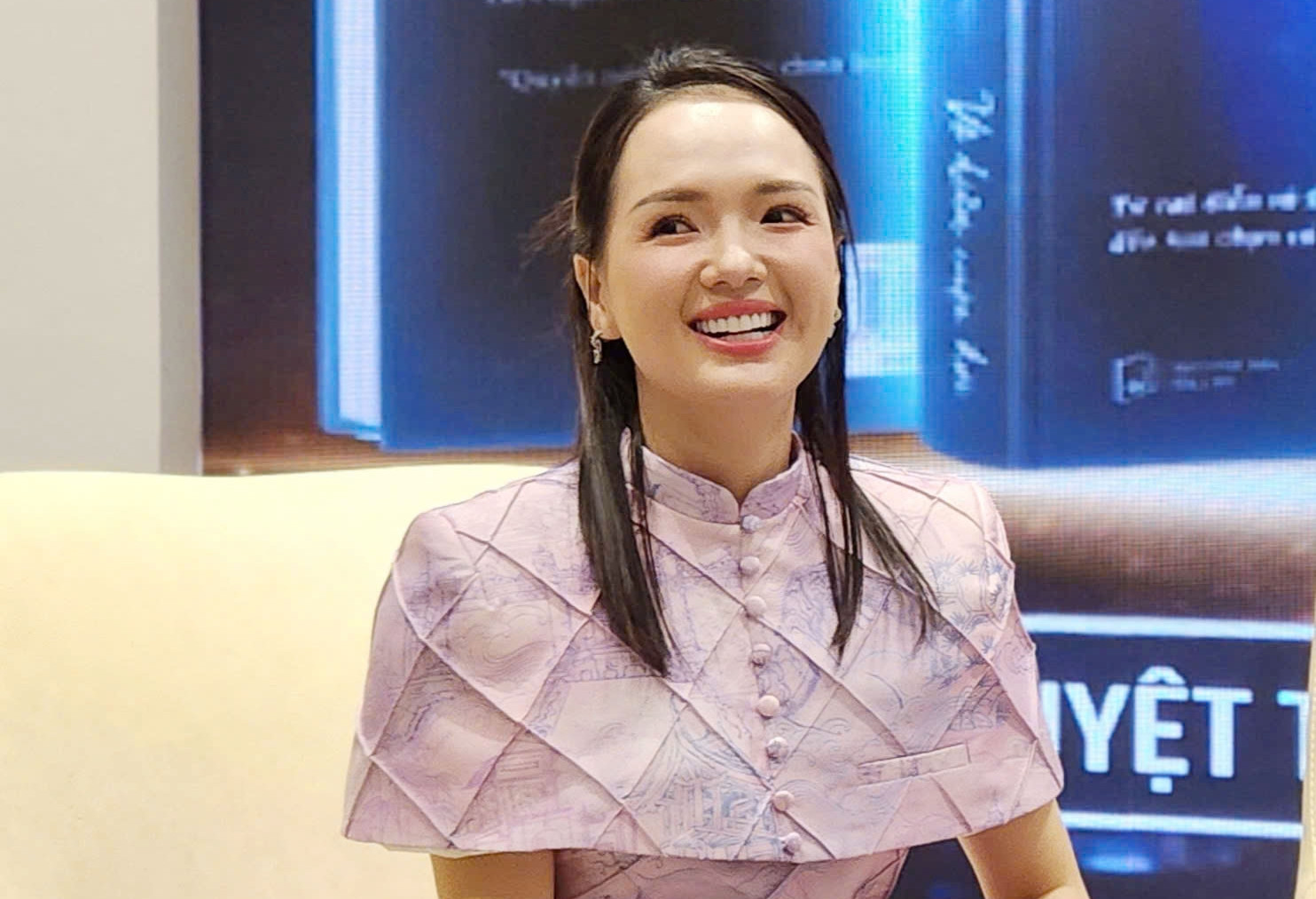 'Vở diễn cuộc đời' của tác giả Nguyệt Trương