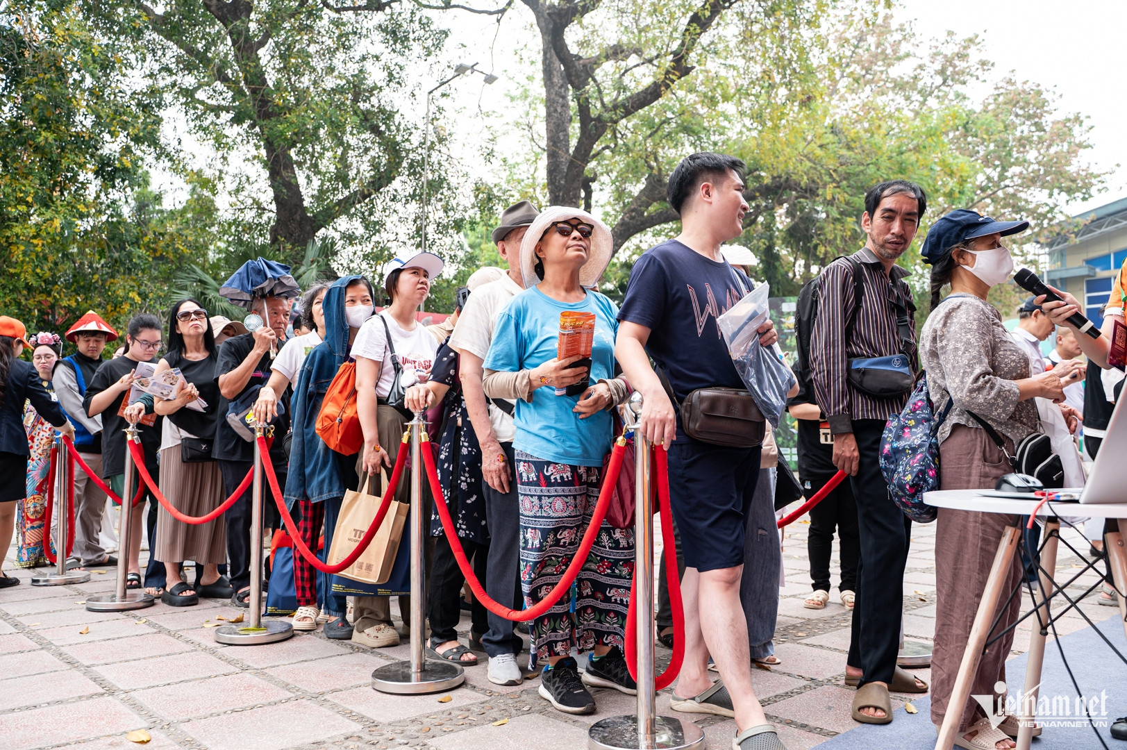 W-hội chợ du lịch.jpg