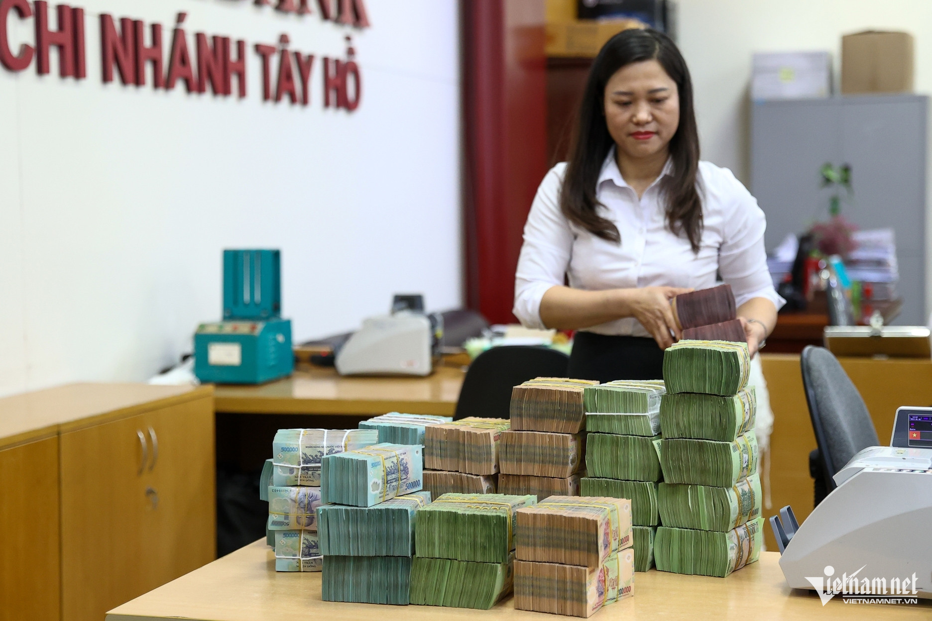 W-ngan hang agribank pham hai 0645 106046.jpg