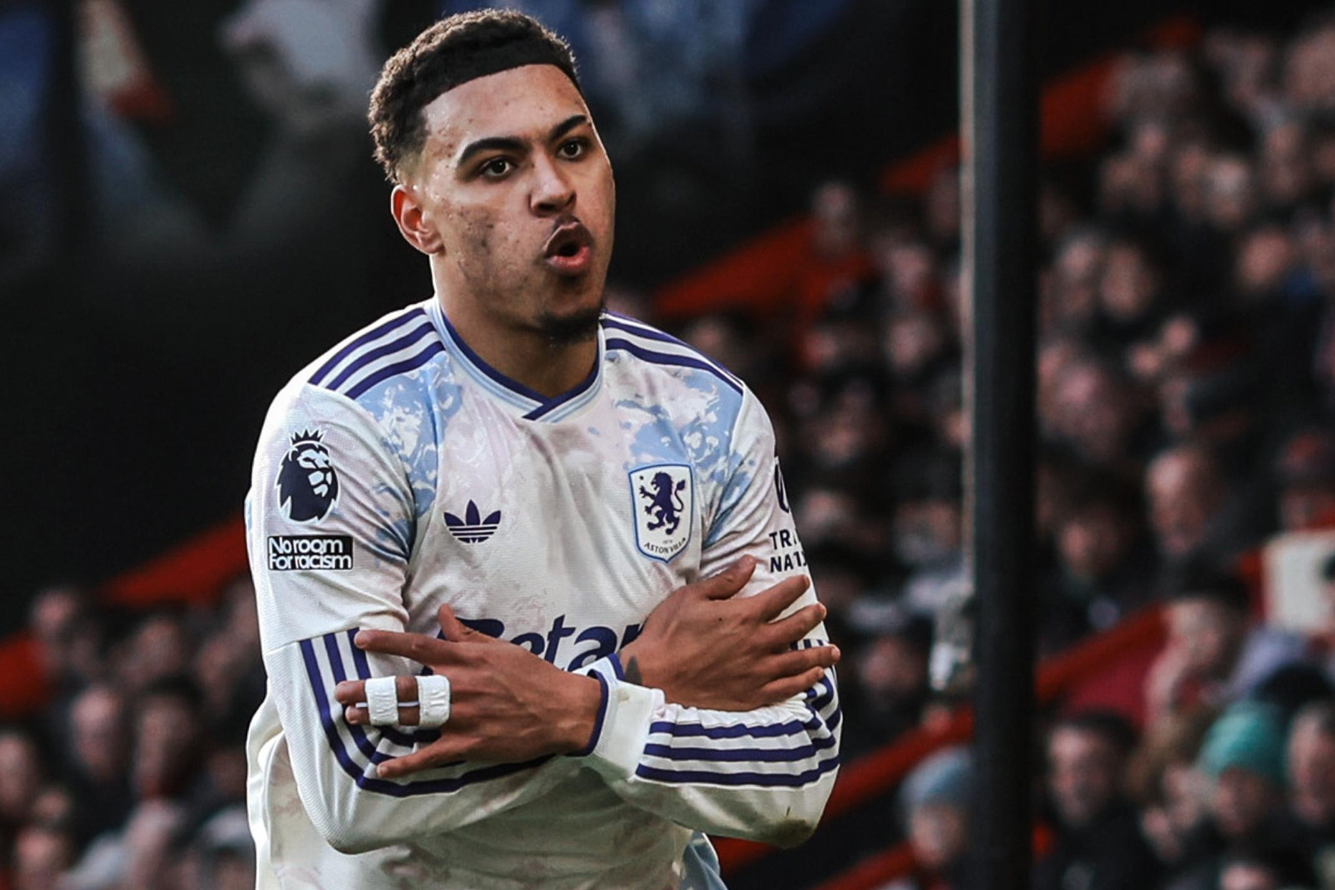 Tin tức về chuyển nhượng 11/4: MU chốt Rogers, Liverpool lấy Bastoni