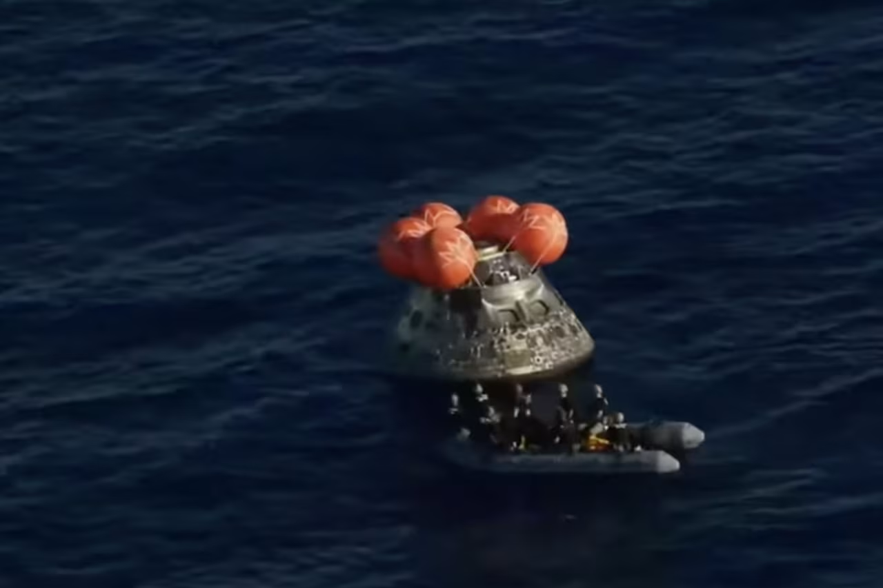 Artemis II hạ cánh 3.png