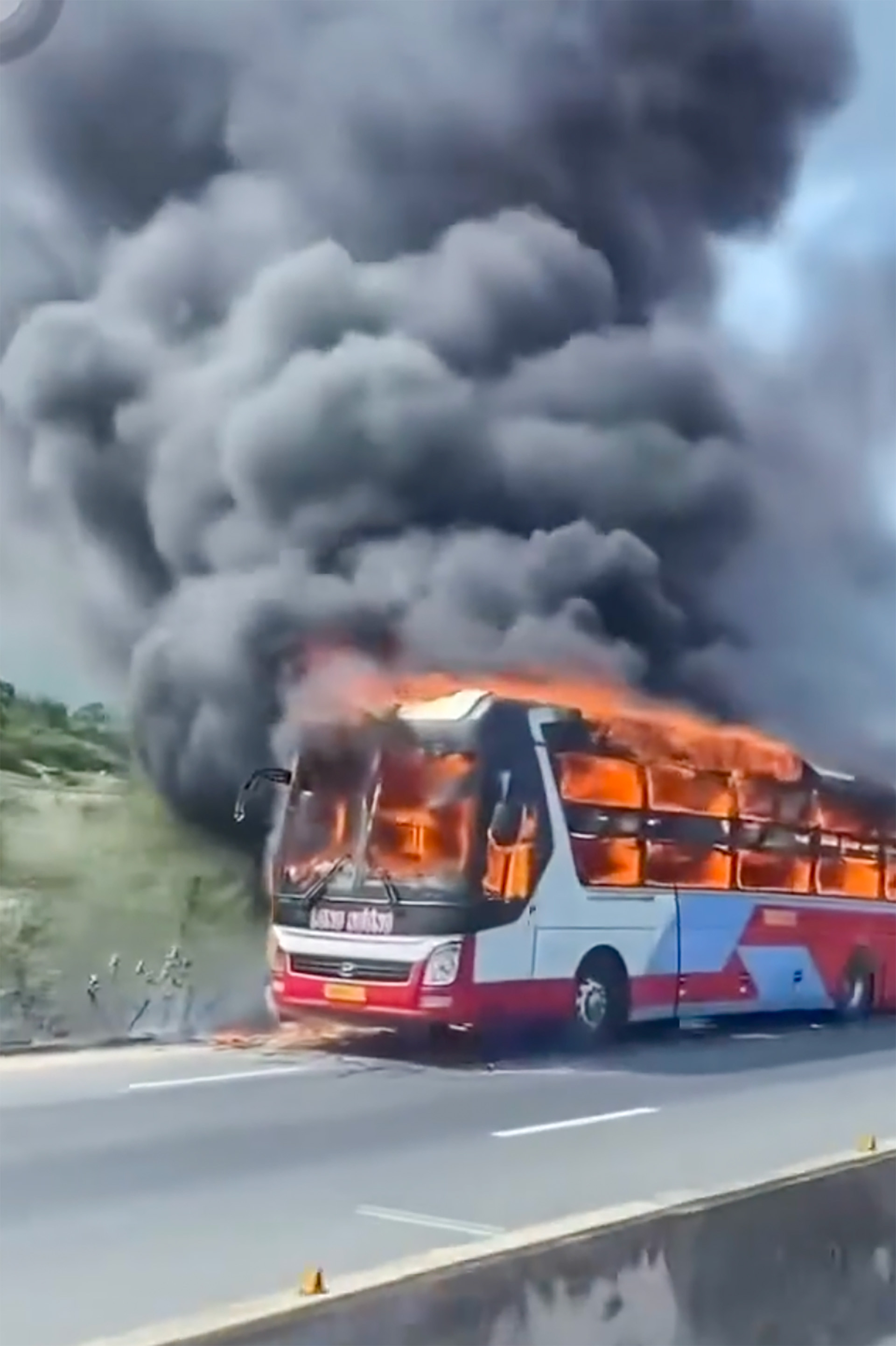 Chay xe khach  4.jpg