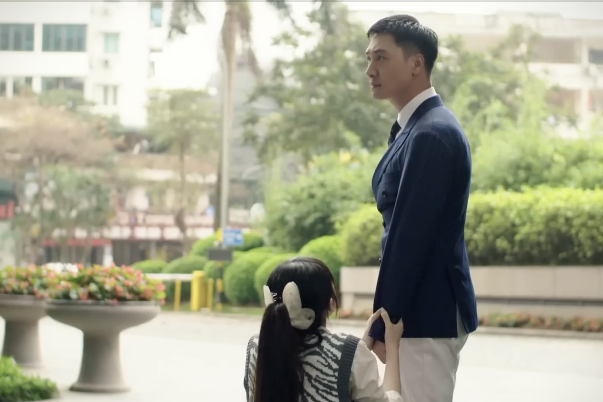 Diễn viên Ngọc Thuỷ lên tiếng về cảnh quỳ gối trước Mạnh Trường