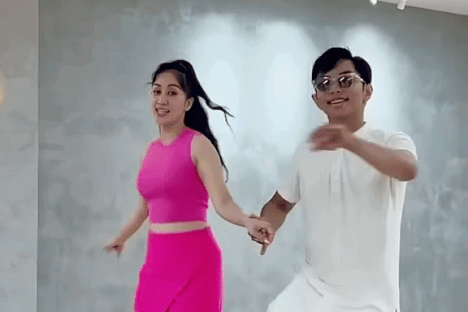 Viện trưởng Khánh Thi nhảy bốc lửa bên Phan Hiển, ca sĩ Lan Anh trẻ đẹp tuổi 50