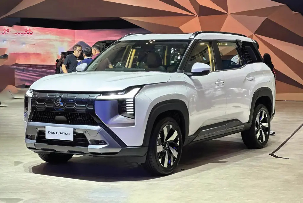 mitsubishi destinator.webp
