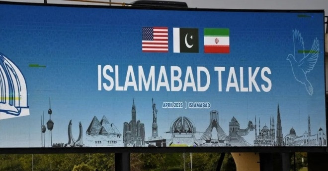 Mỹ - Iran bắt đầu đàm phán, ông Trump nói &amp;apos;đang dọn dẹp&amp;apos; eo biển Hormuz