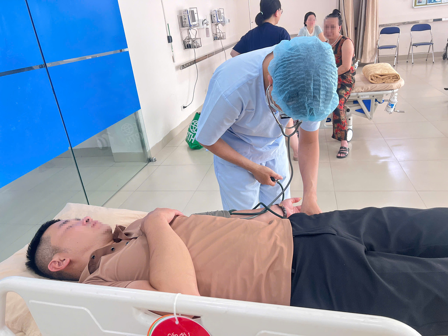 tấn công hành khách.jpg