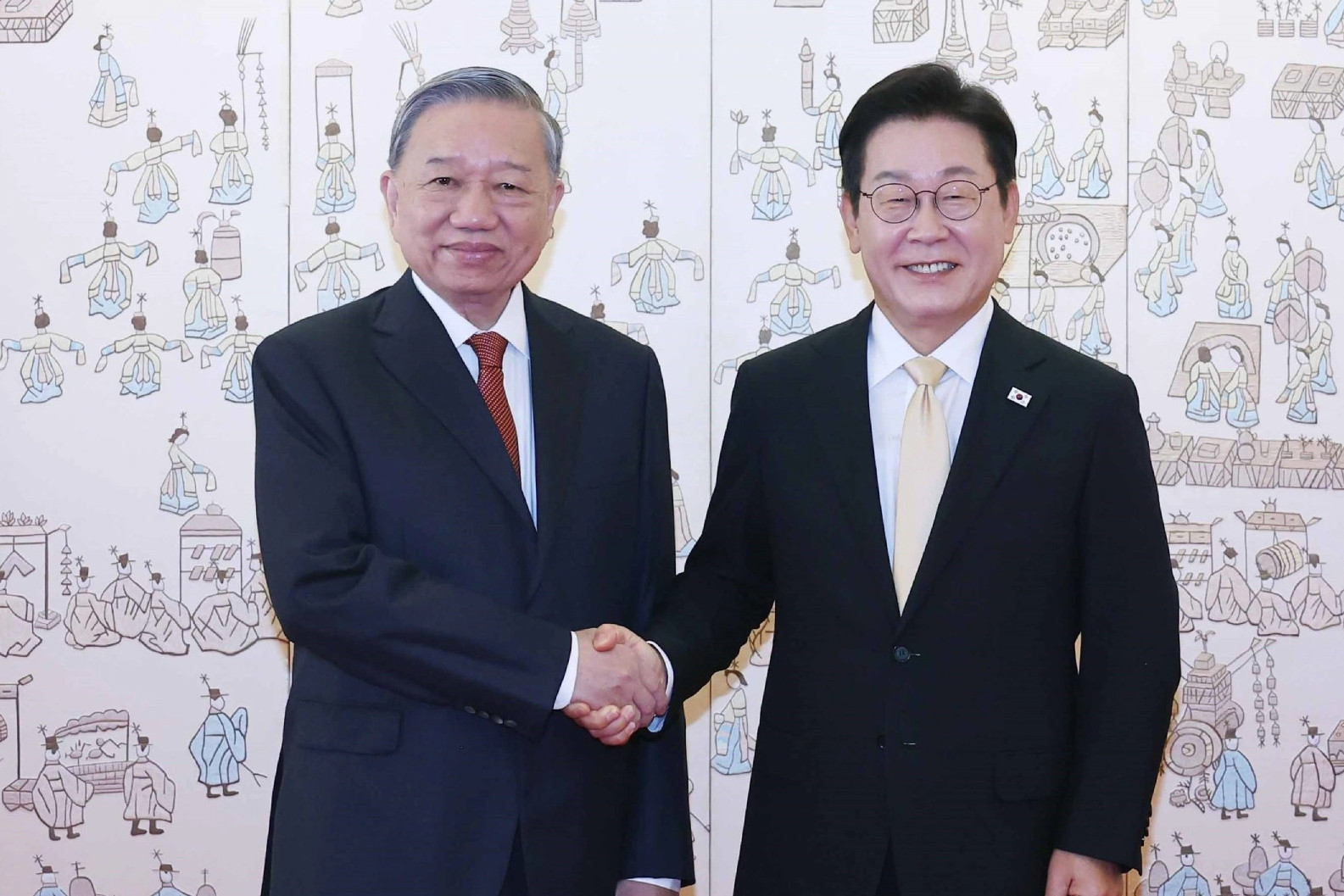  Tổng thống Hàn Quốc, Thủ tướng Nhật Bản và nhiều nước chúc mừng lãnh đạo Việt Nam 