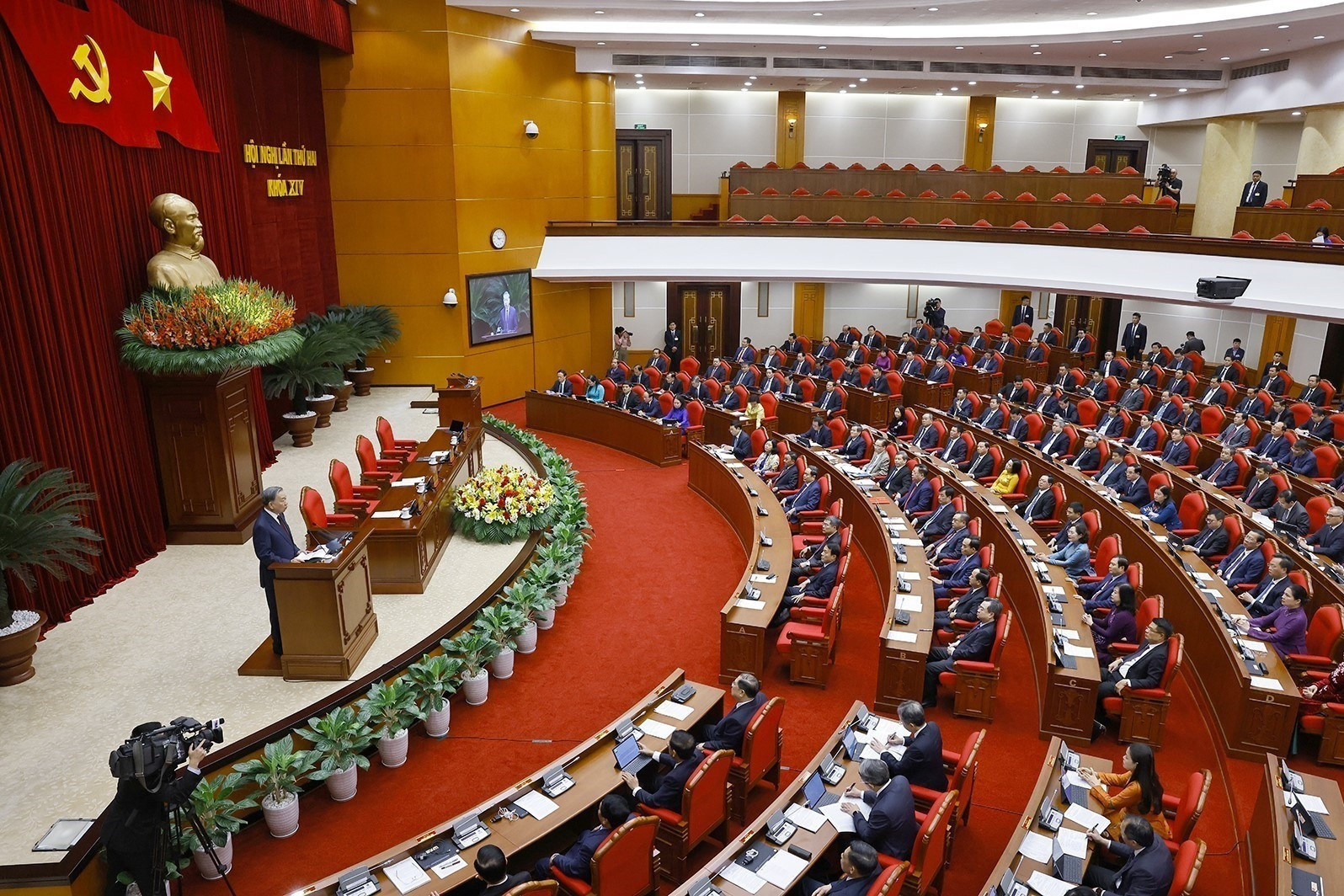 Trung ương yêu cầu cán bộ, đảng viên kiên quyết bảo vệ cái đúng, sự thật