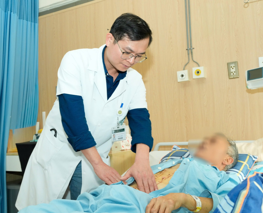 benh tai o tuoi gia.png