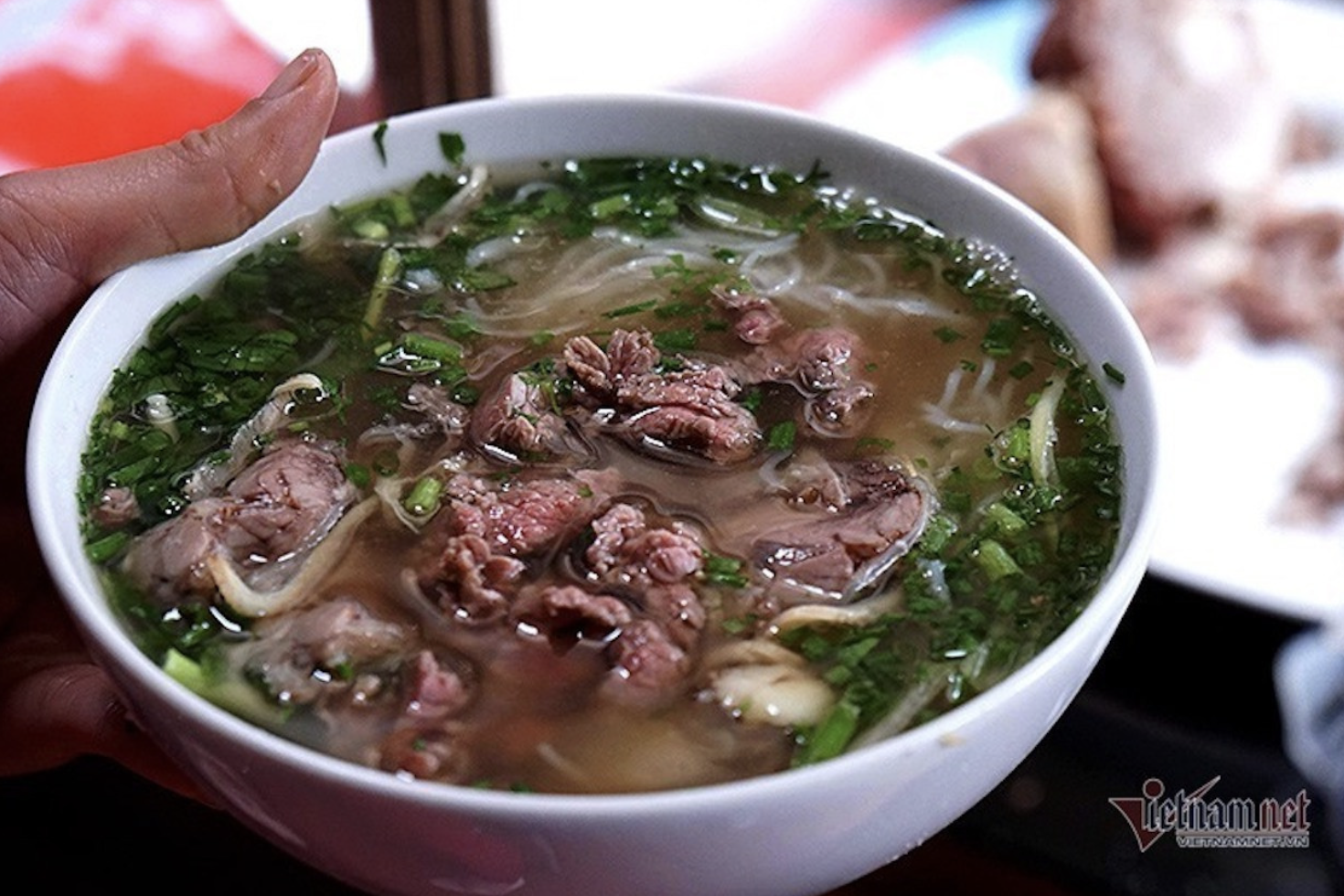  Giá xăng dầu lao dốc 30%, hàng quán vẫn 'án binh bất động' 