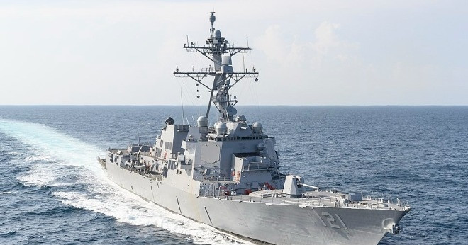 Hai Tàu Chiến Mỹ Di Qua Eo Biển Hormuz, Đàm Phán Ở Pakistan Vẫn Tiếp Tục