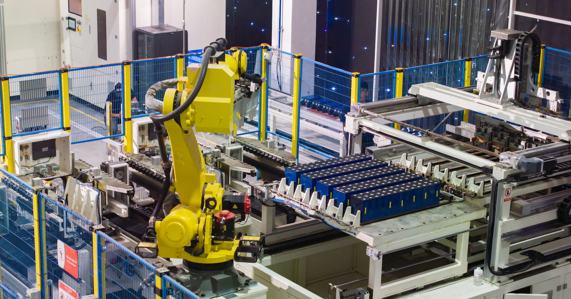 Nhà máy pin lưu trữ năng lượng chuẩn quốc tế 300 tỷ đồng tại Hưng Yên có gì?