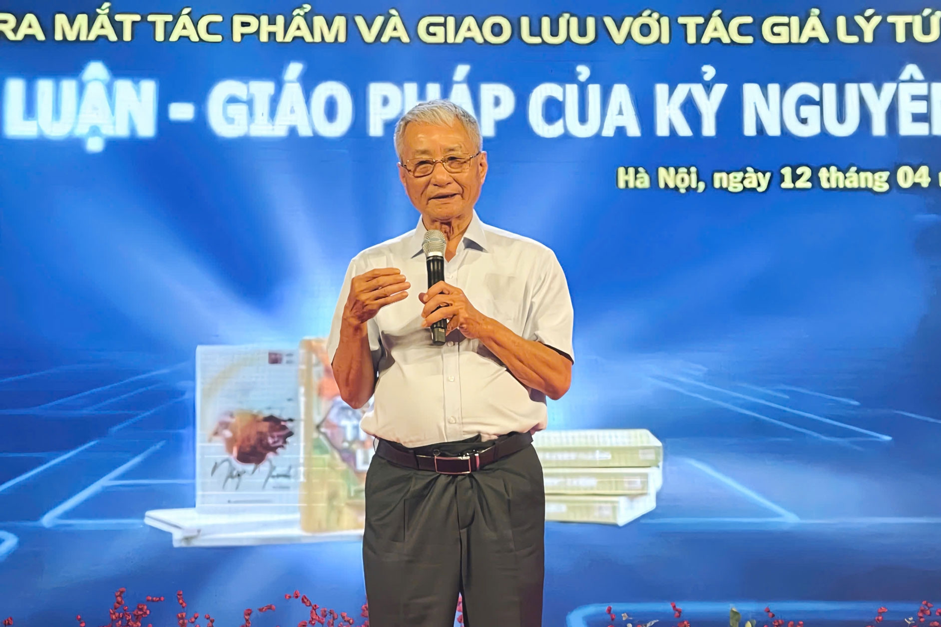 Tác giả Lý Tứ ra mắt hai tác phẩm mới: Đưa Phật đạo gần hơn với đời sống số
