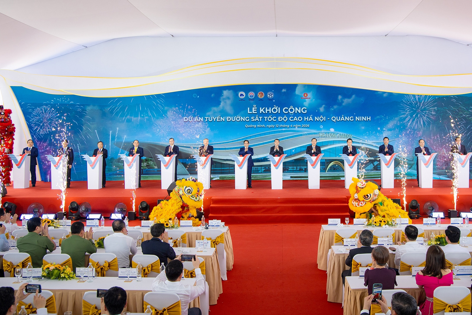 Thủ tướng bấm nút khởi công tuyến đường sắt cao tốc đầu tiên ở Việt Nam