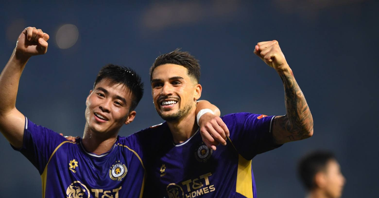 Hoàng Hên chói sáng, Hà Nội FC tìm lại nụ cười