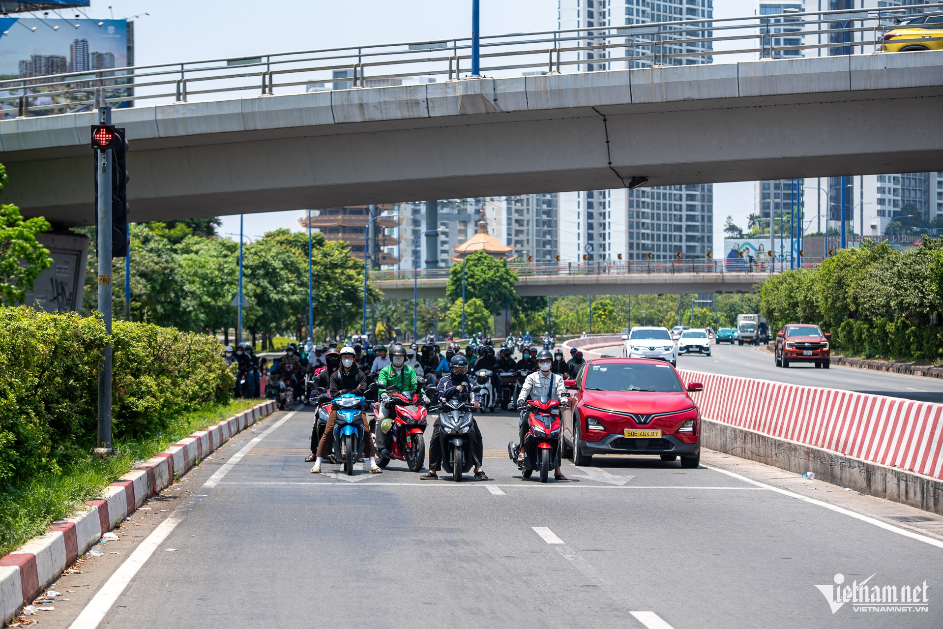 W-Trời nắng nóng   Tuấn Hùng 10.jpg