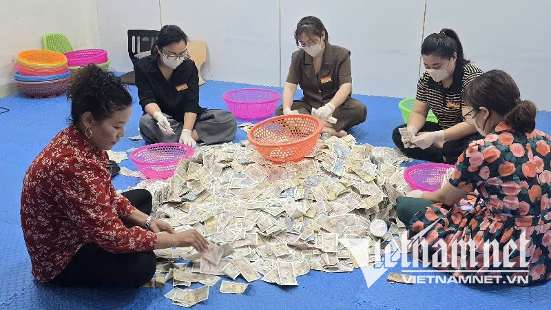 W-Từng túi tiền được niêm phong, ghi sổ và kiểm đếm ngay trong ngày, hạn chế tối đa sai sót.jpg