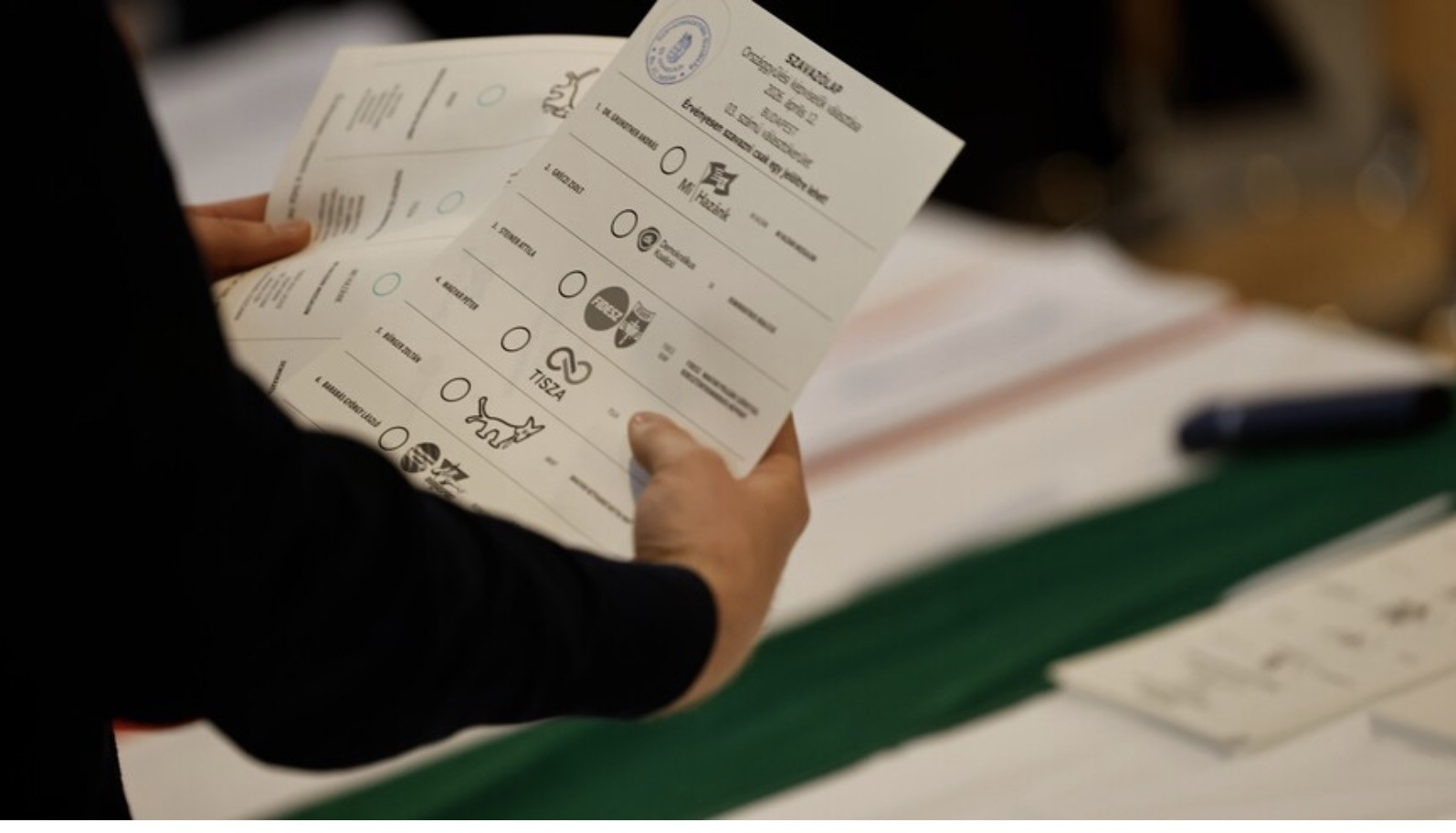 Hungary bầu cử Quốc hội ngày 12/4. Ảnh: Anadolu