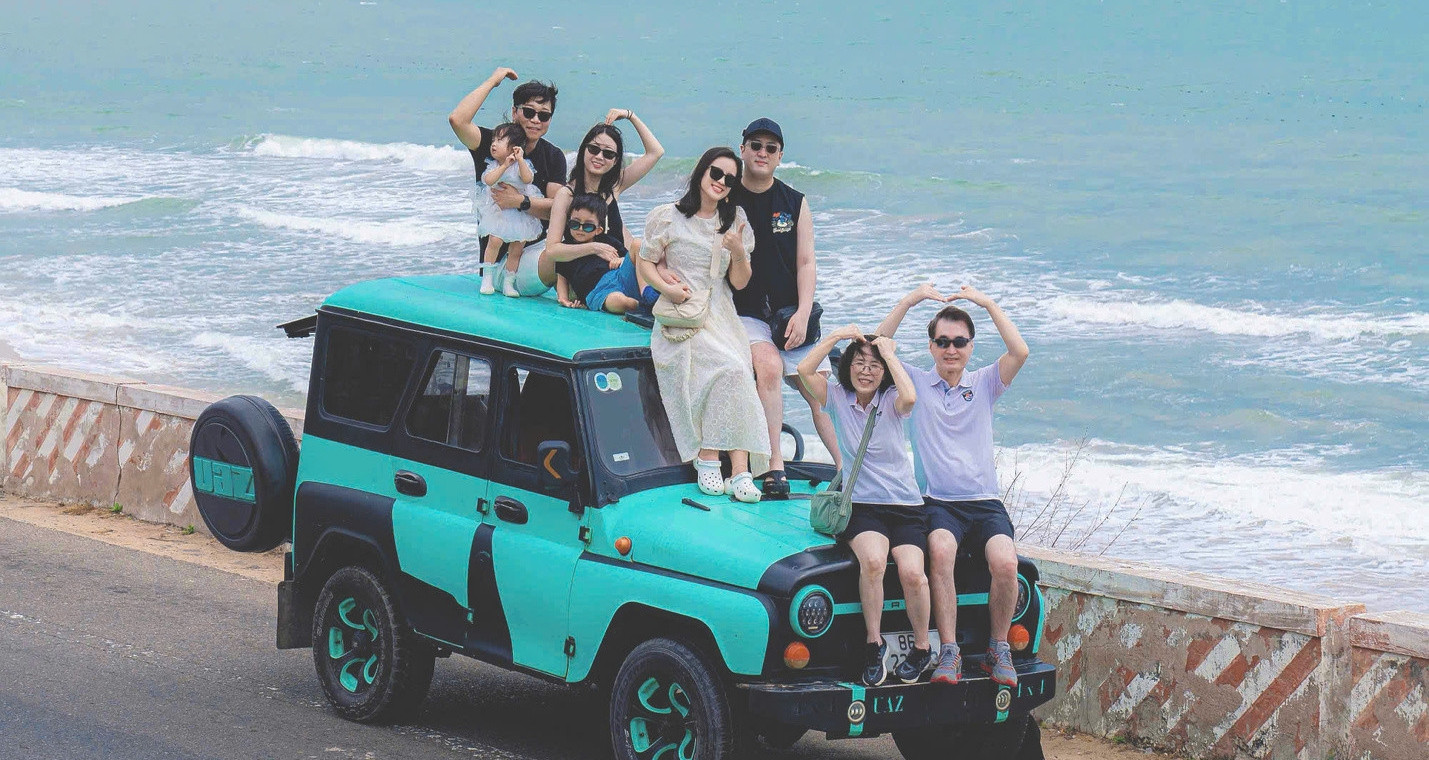 Kỳ nghỉ 30/4: Vé máy bay tăng giá, nhiều người chọn di chuyển bằng ô tô đường dài