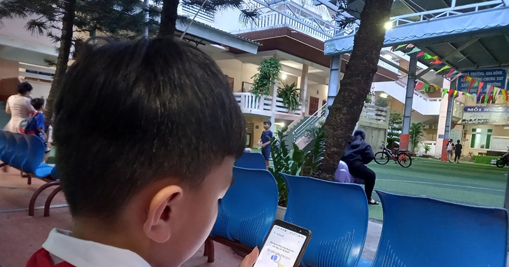 Bảo vệ trẻ em trên mạng: Cam kết hay trao quyền - Giải pháp nào hiệu quả?
