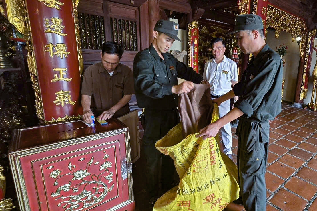 Đền Cửa Ông lấp khoảng trống quản lý tiền công đức, Bí thư Tỉnh uỷ đề xuất giải pháp