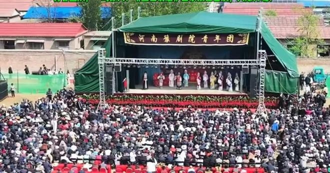 Doanh nhân chi hơn 1,9 tỷ đồng tổ chức kinh kịch 6 ngày mừng thọ cha 80 tuổi