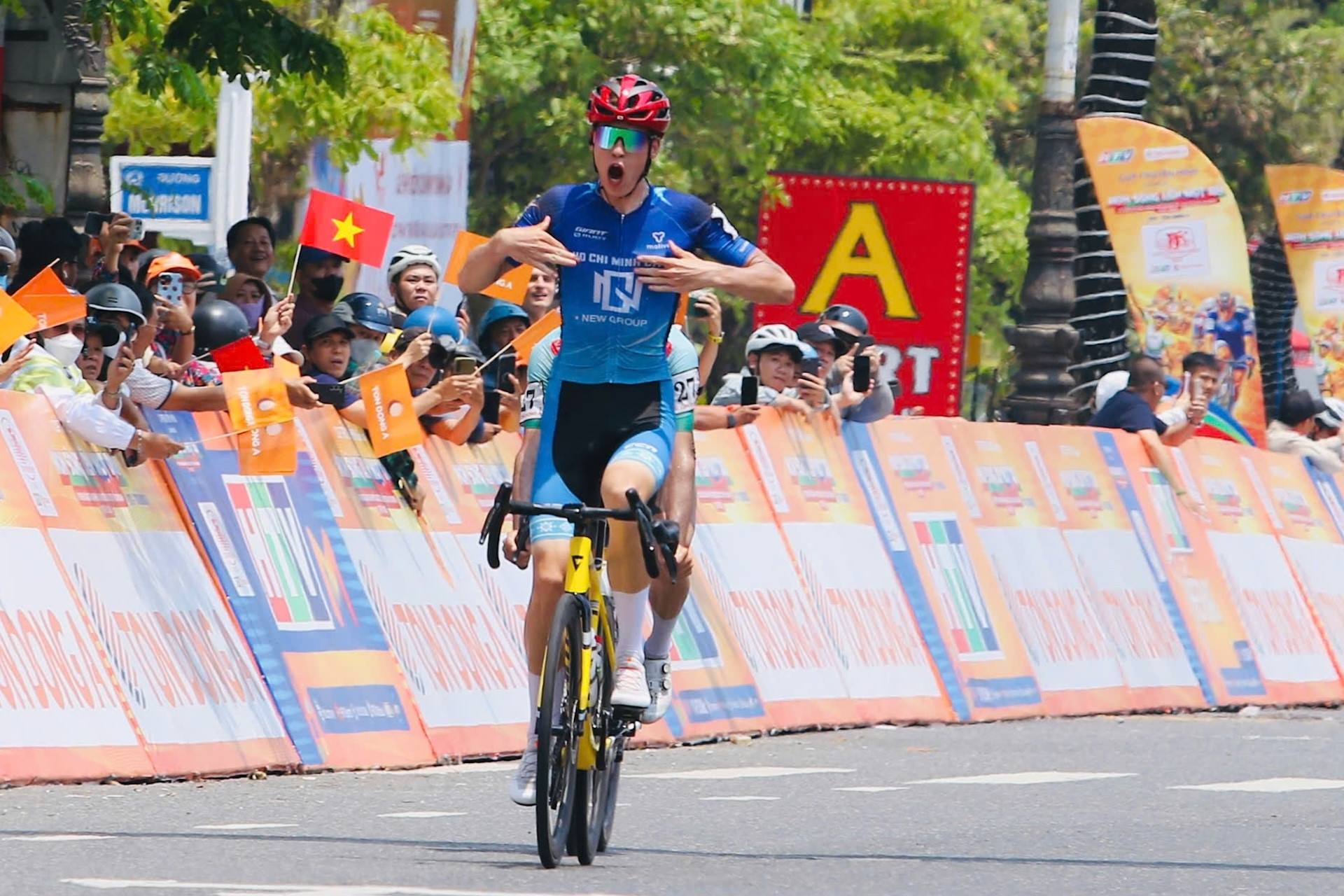 Giải xe đạp Cúp truyền hình TPHCM: Hàng loạt danh hiệu đổi chủ