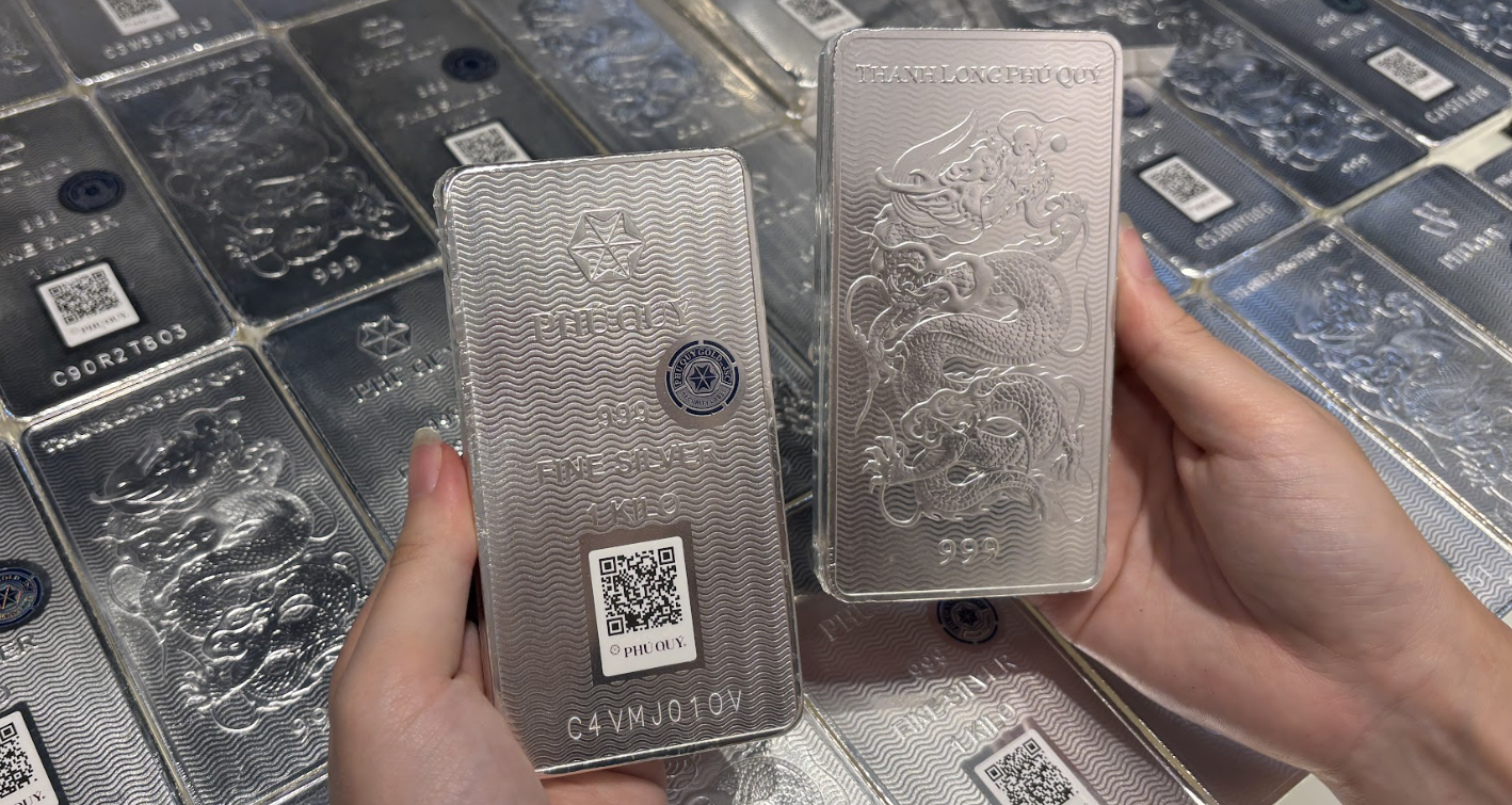 Giá bạc hôm nay 13/4/2026 duy trì đà tăng, bạc thỏi đắt thêm 6 triệu đồng/kg