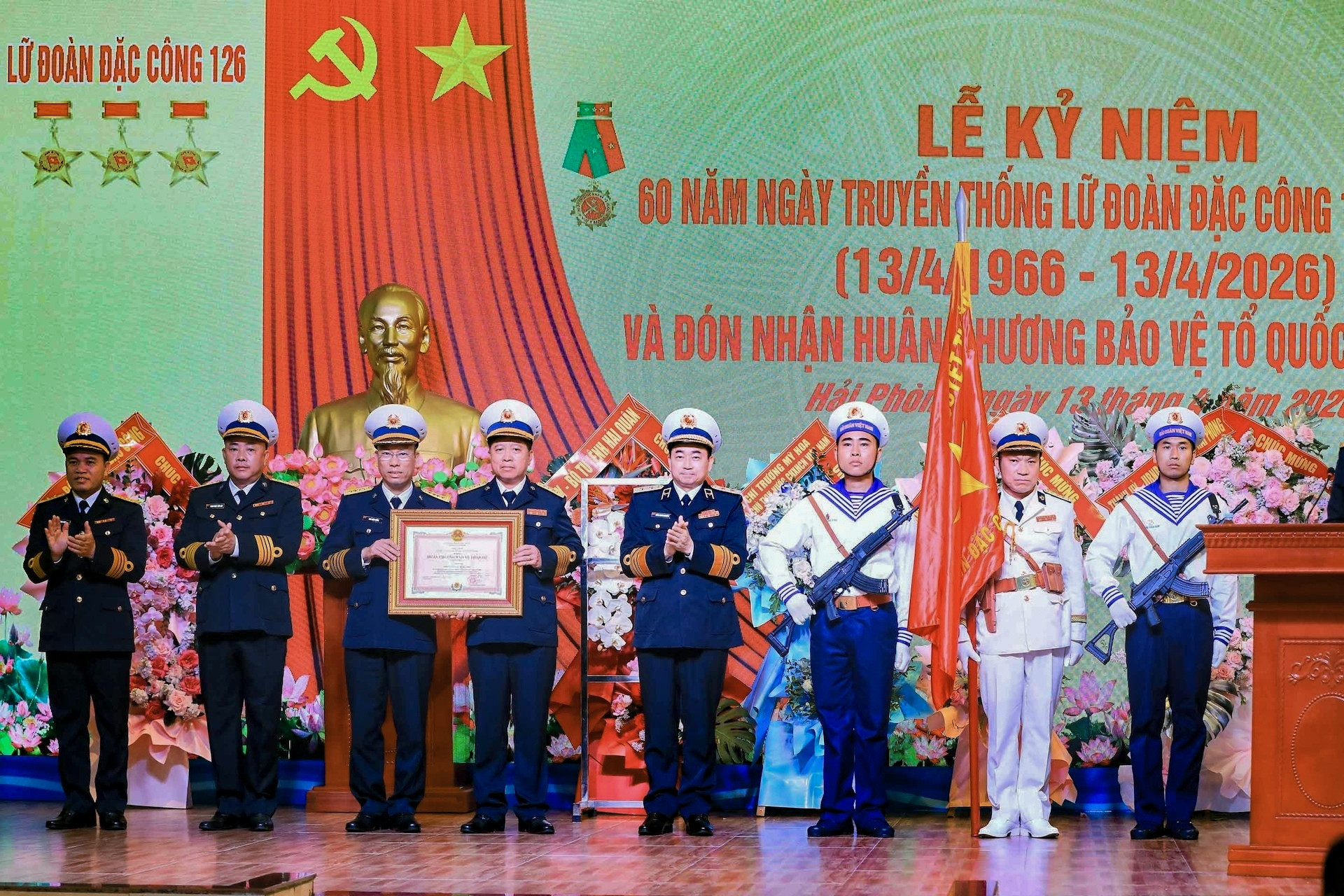 Lữ đoàn Đặc công Hải quân 126 đón nhận Huân chương Bảo vệ Tổ quốc hạng Nhất