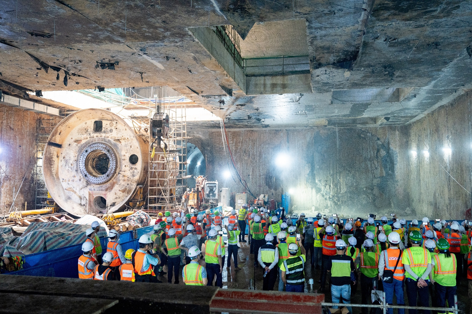 Máy đào hầm 'Táo bạo' về đích, nối thông toàn tuyến ngầm metro Nhổn - Ga Hà Nội