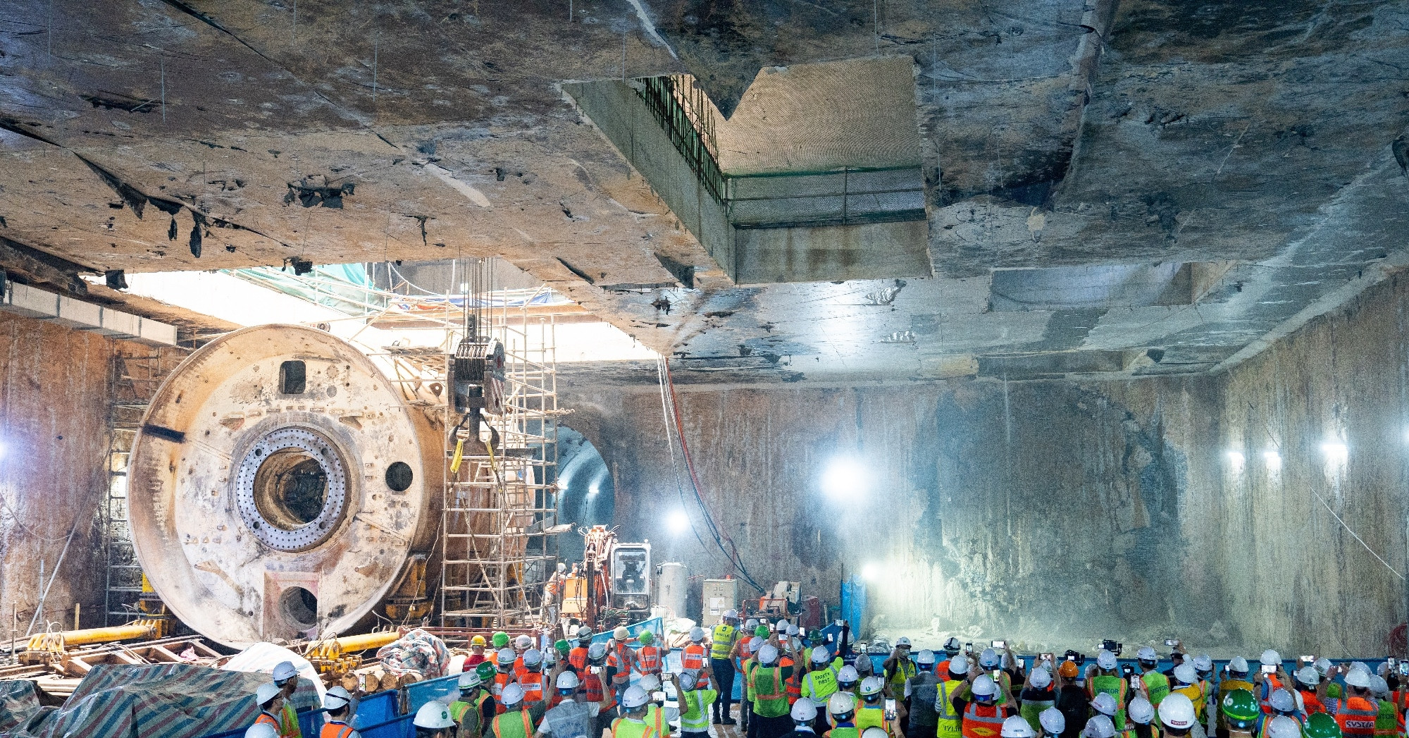 Máy đào hầm &amp;apos;Táo bạo&amp;apos; về đích, nối thông toàn tuyến ngầm metro Nhổn - Ga Hà Nội