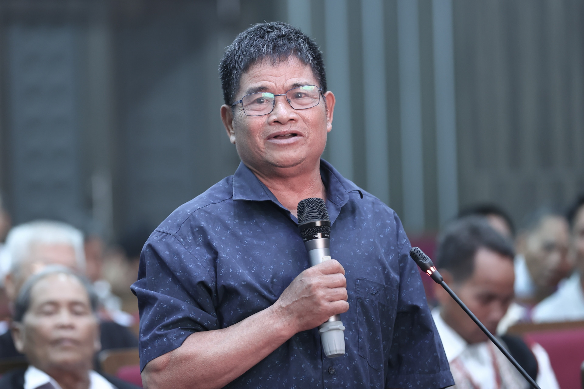 Một lời nói, cả làng nghe: Sức mạnh từ những người không chức vụ