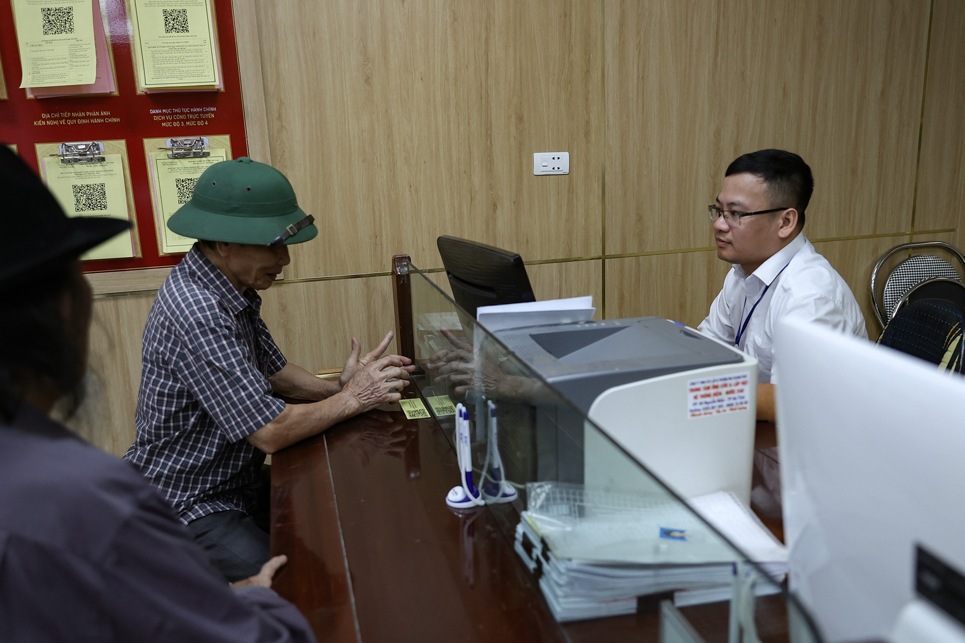 Sau tinh giản biên chế, có được quay lại làm việc?