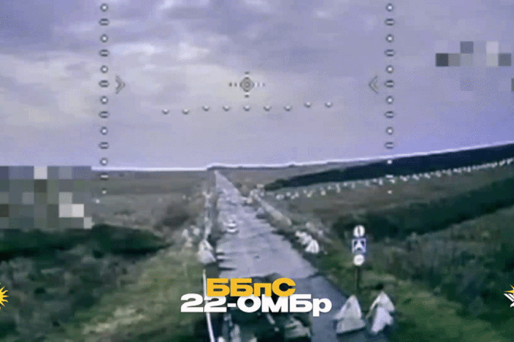 Ukraine tung video tập kích xe thiết giáp hiếm của lính dù Nga