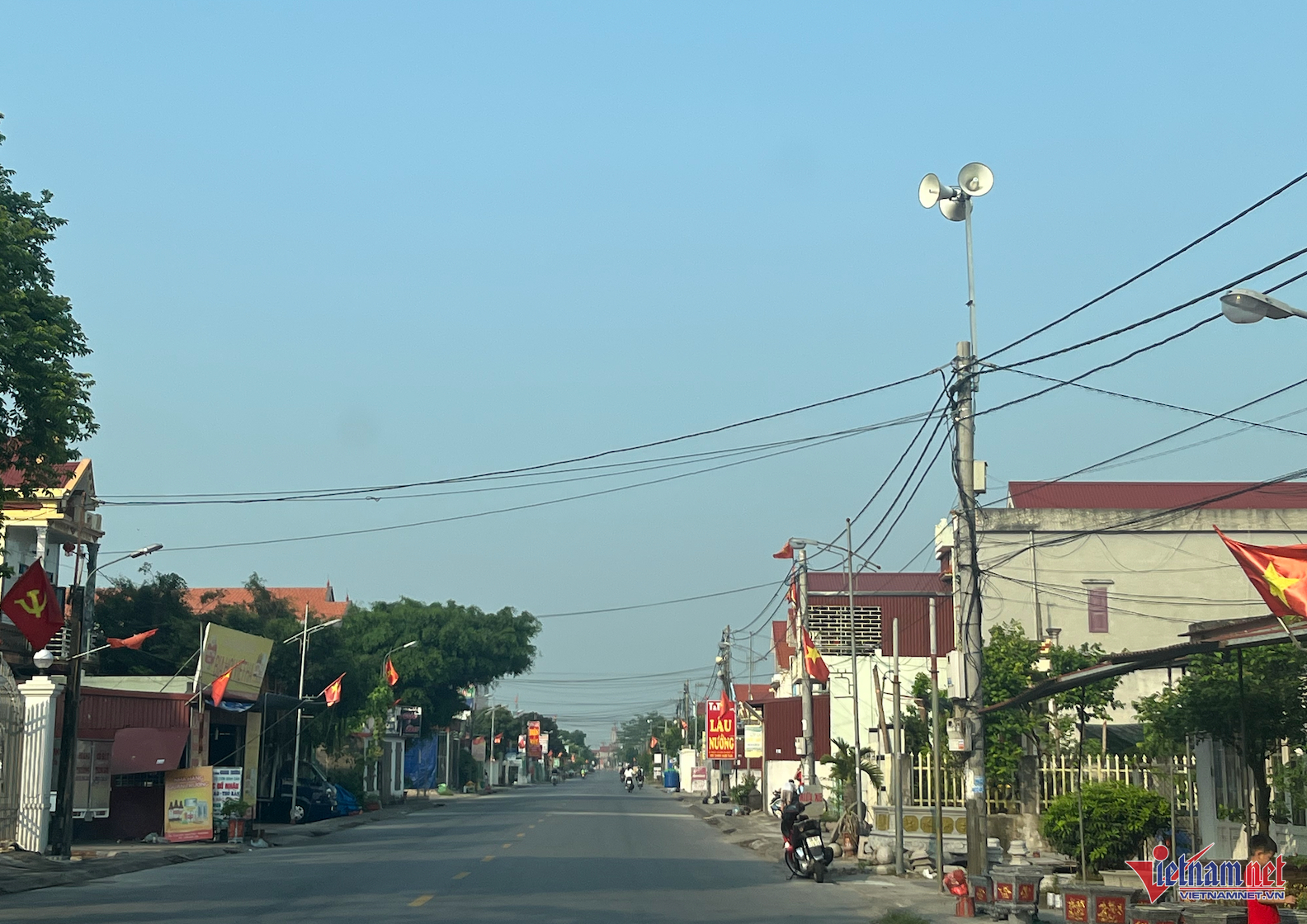 W-Giảm nghèo thông tin.png