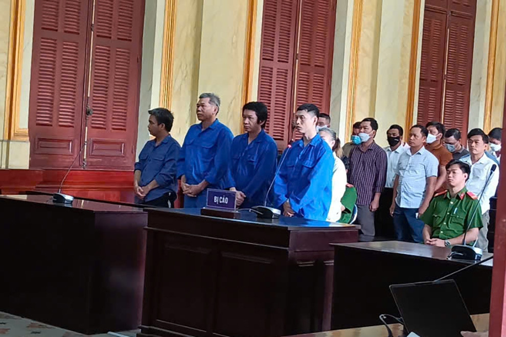 12 cựu công an lĩnh án trong vụ 'giúp đỡ' người nghiện trốn cai bắt buộc