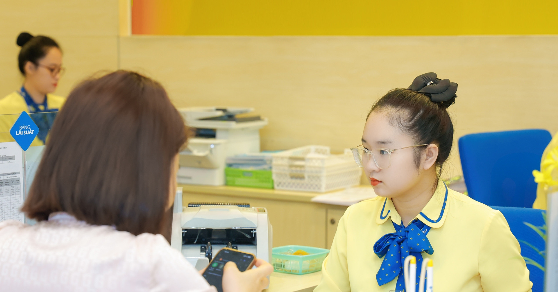 Lãi suất ngân hàng hôm nay 14/4/2026: Làn sóng giảm lãi suất lan rộng