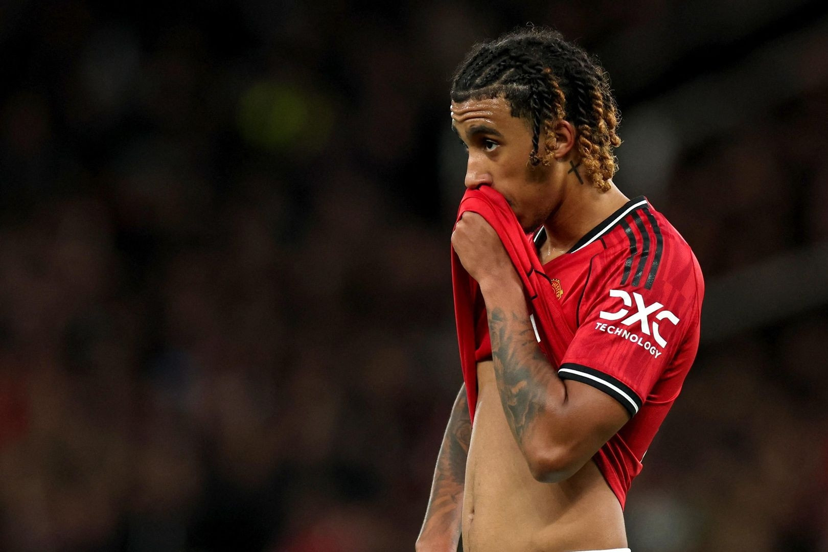 Nóng BXH Ngoại hạng Anh 2025/26 - Vòng 32: MU bất ngờ hụt hơi