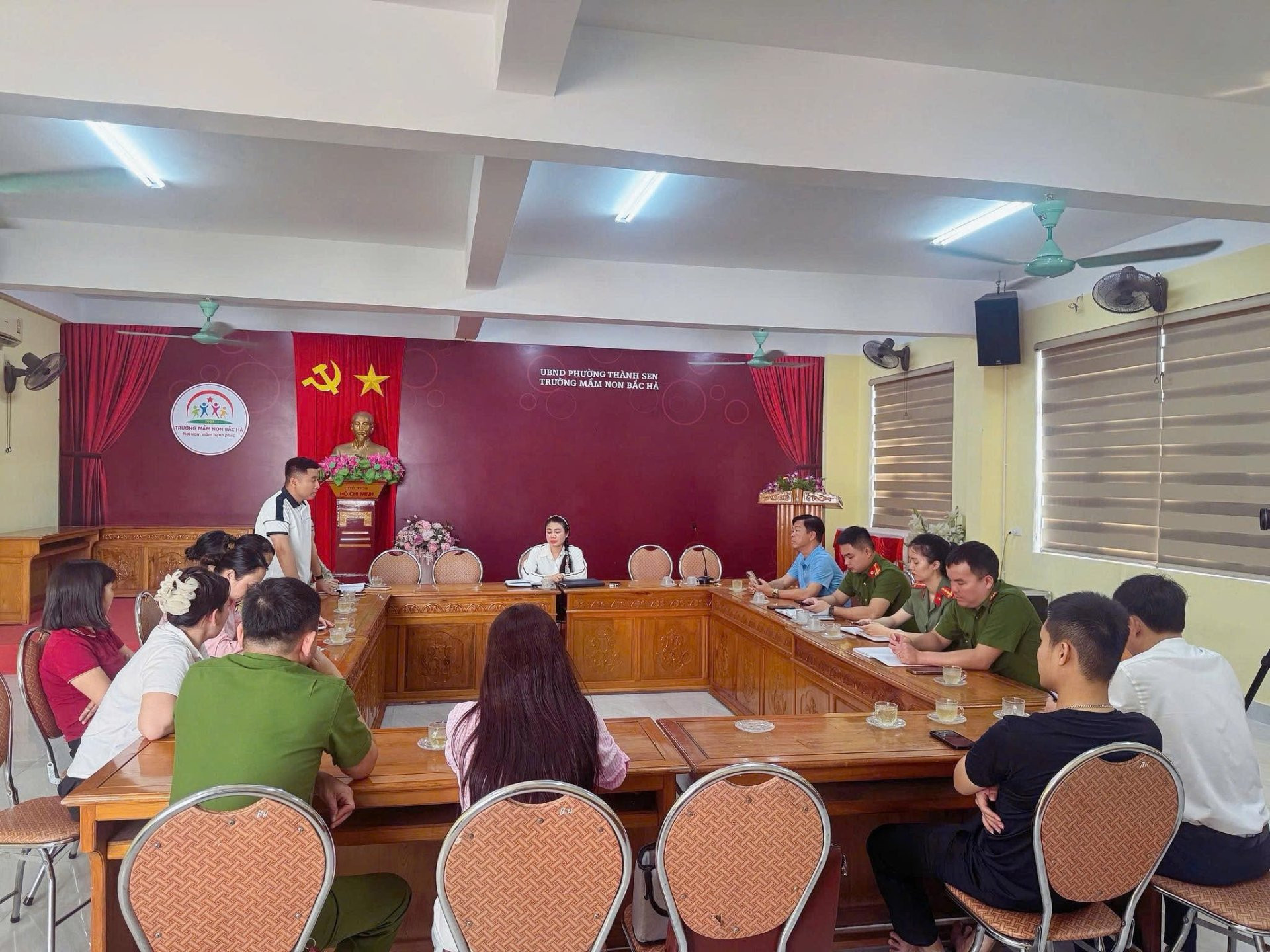 a nhà trường.jpg